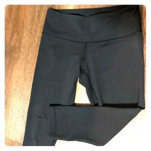 Black Wunder Under Lululemon Cropped Leggings